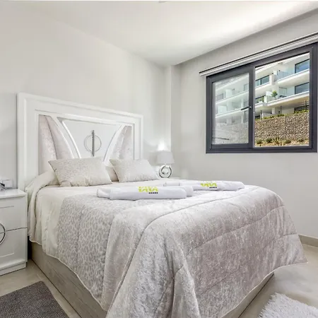 Vivi Homes - Ivy Pool, Terrace, Golf & Sea View