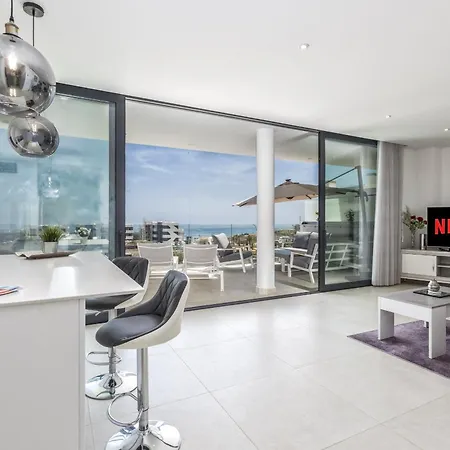 Vivi Homes - Ivy Pool, Terrace, Golf & Sea View Apartment *