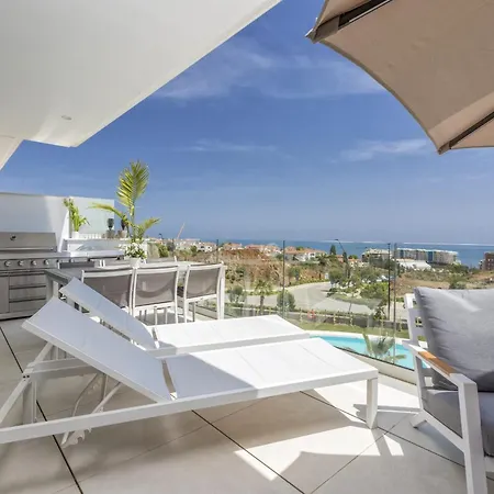 Vivi Homes - Ivy Pool, Terrace, Golf & Sea View Appartement