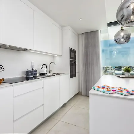 Apartment Vivi Homes - Ivy Pool, Terrace, Golf & Sea View *